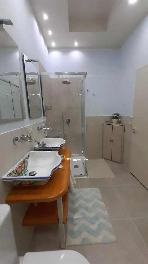 Bed & Breakfast B&B Affittacamere La Dolce Mela Francavilla di Sicilia Italy