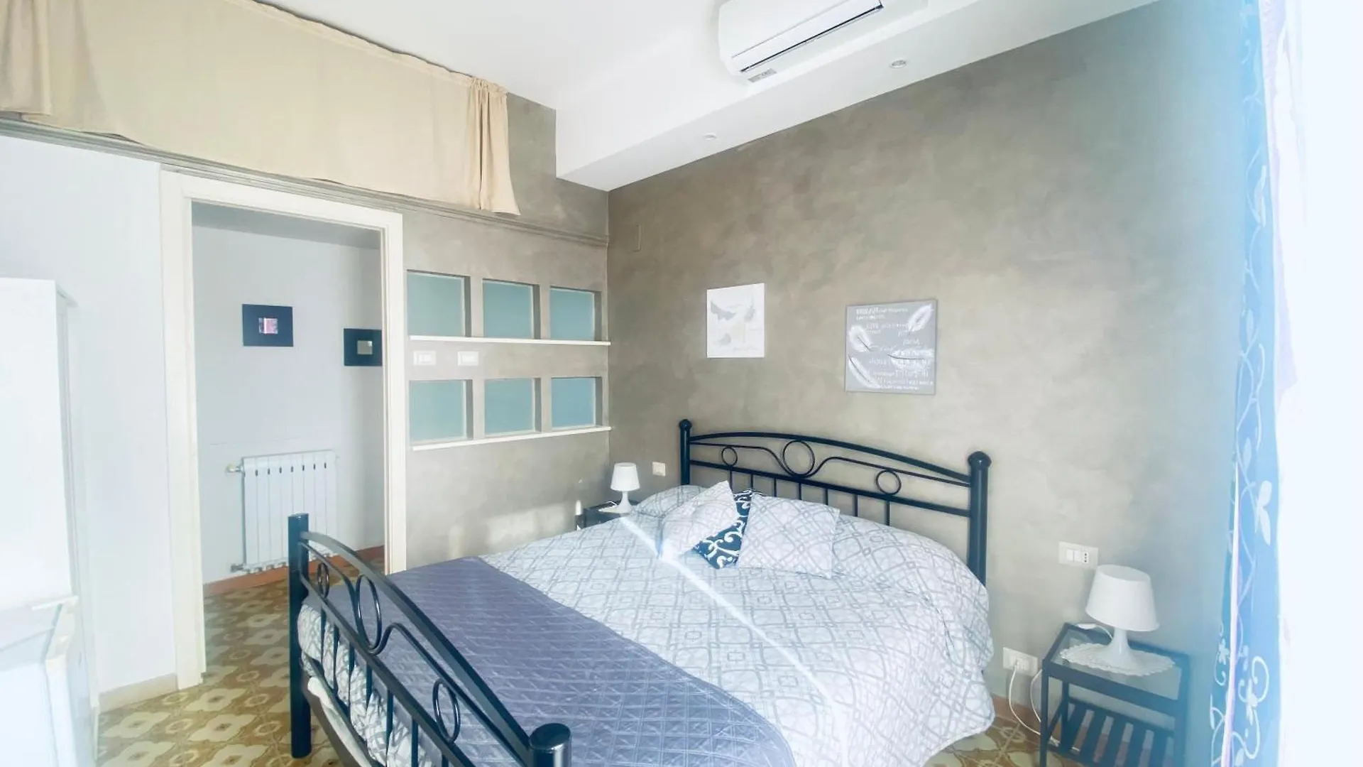 Bed & Breakfast B&B Affittacamere La Dolce Mela Francavilla di Sicilia Italy