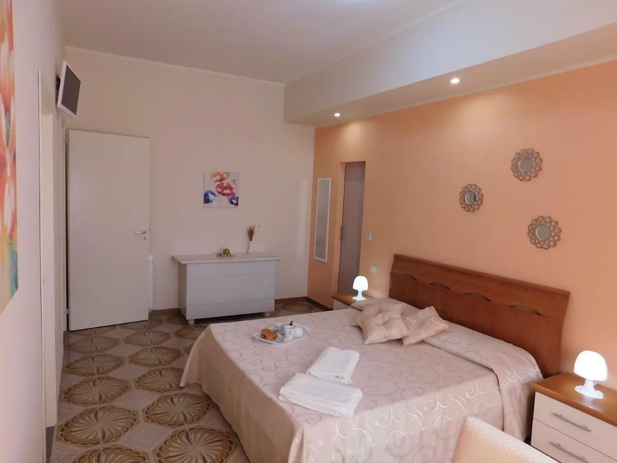 Bed & Breakfast B&B Affittacamere La Dolce Mela Francavilla di Sicilia